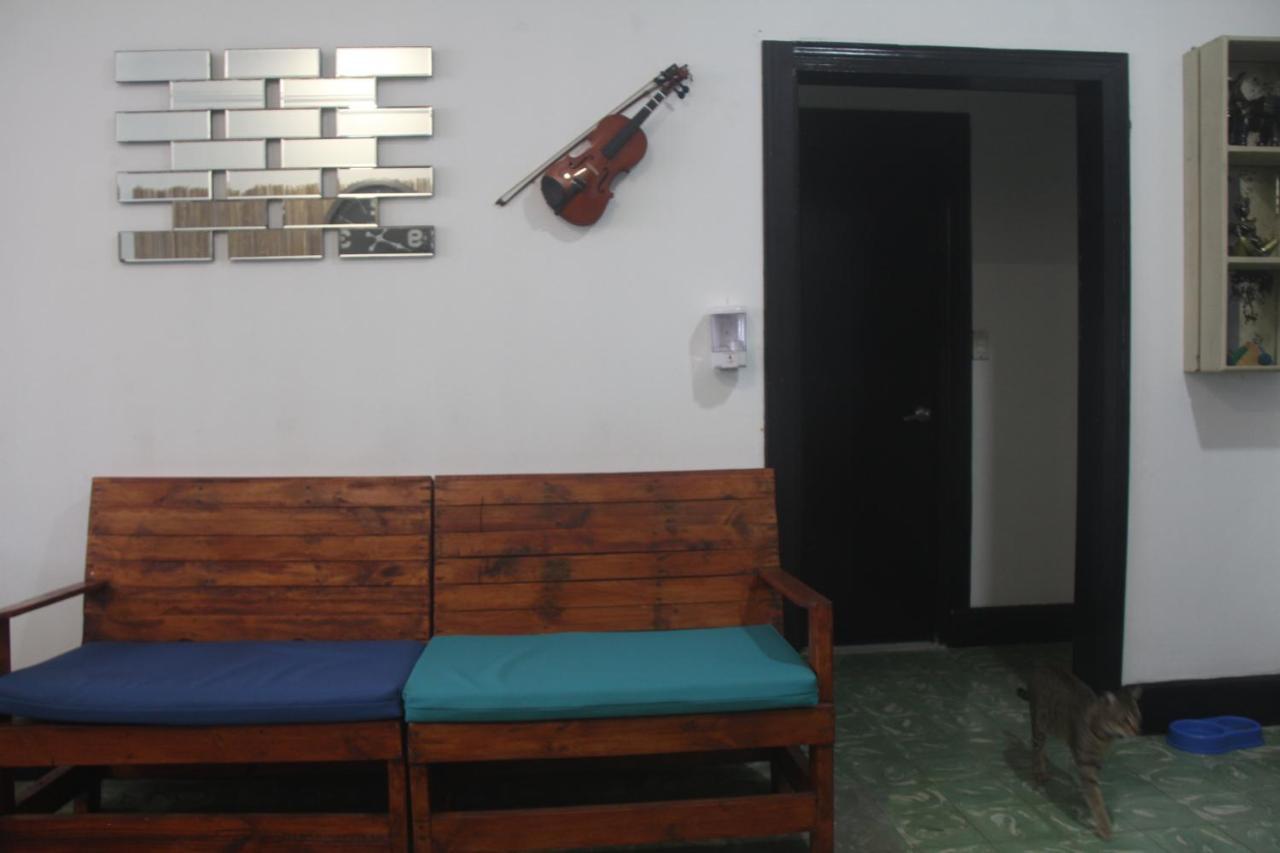 Eden'S Garden Hostel Panama City Exterior photo