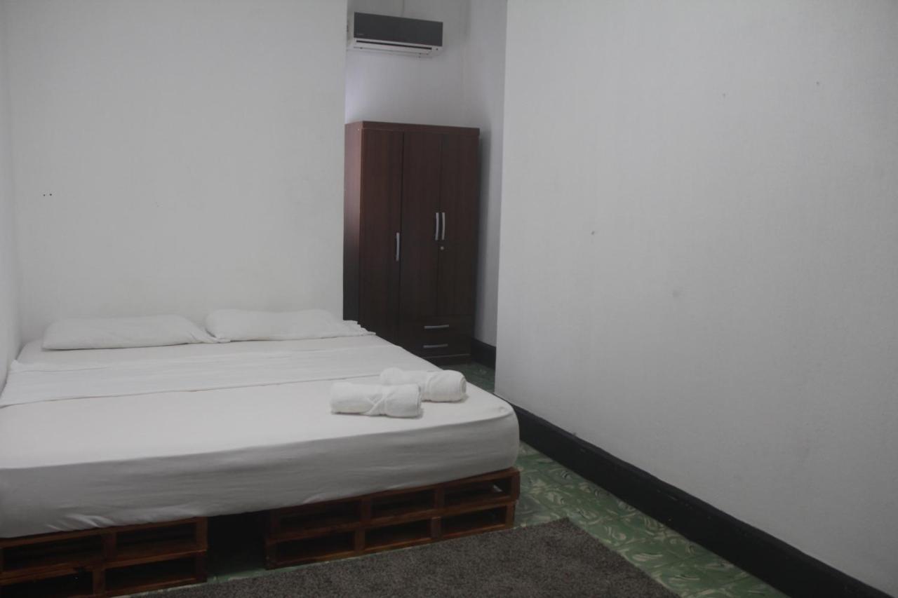 Eden'S Garden Hostel Panama City Exterior photo