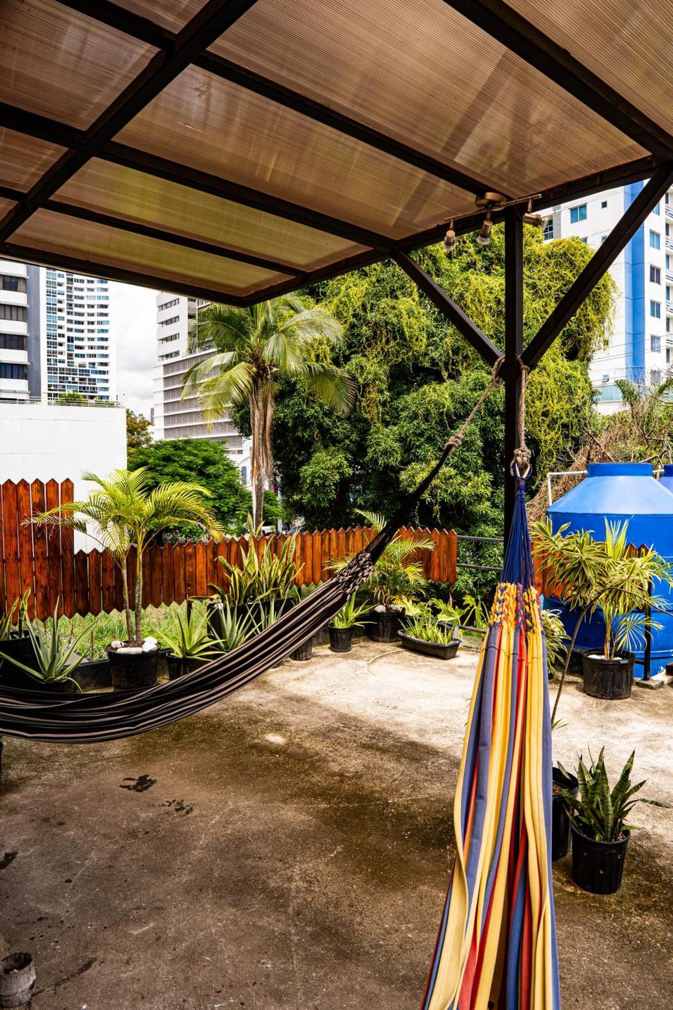 Eden'S Garden Hostel Panama City Exterior photo